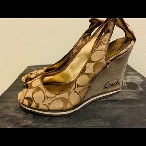Coach Signature Logo Wedges Pumps Sz 9.5